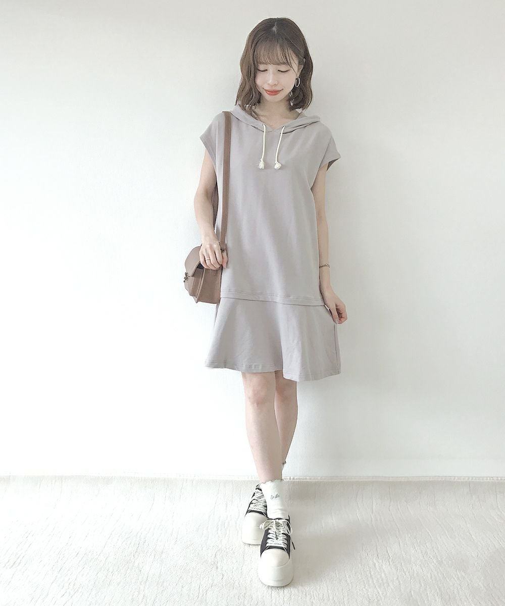 gray model:158cm