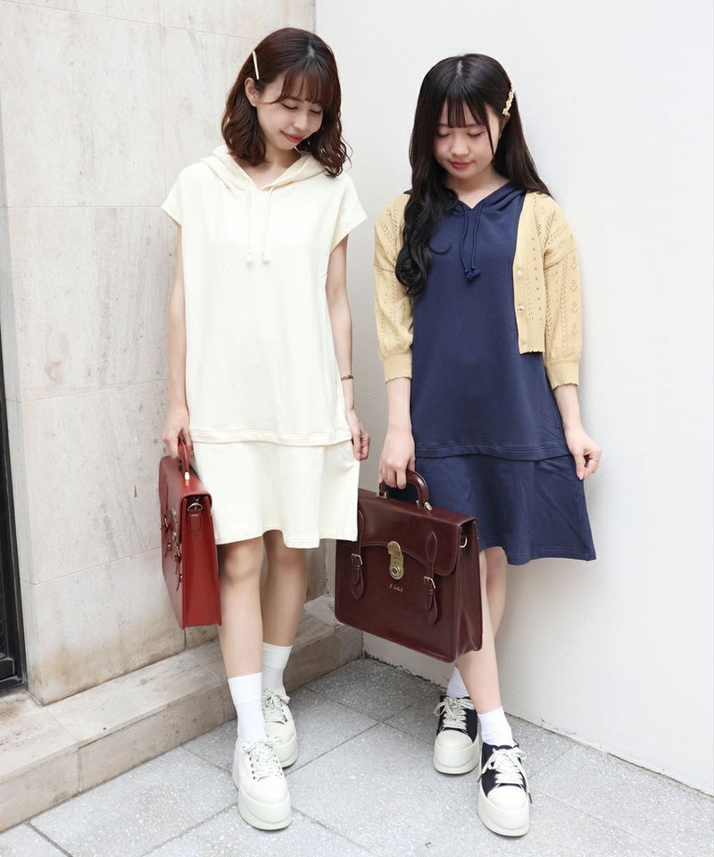 左:158cm / 右:153cm