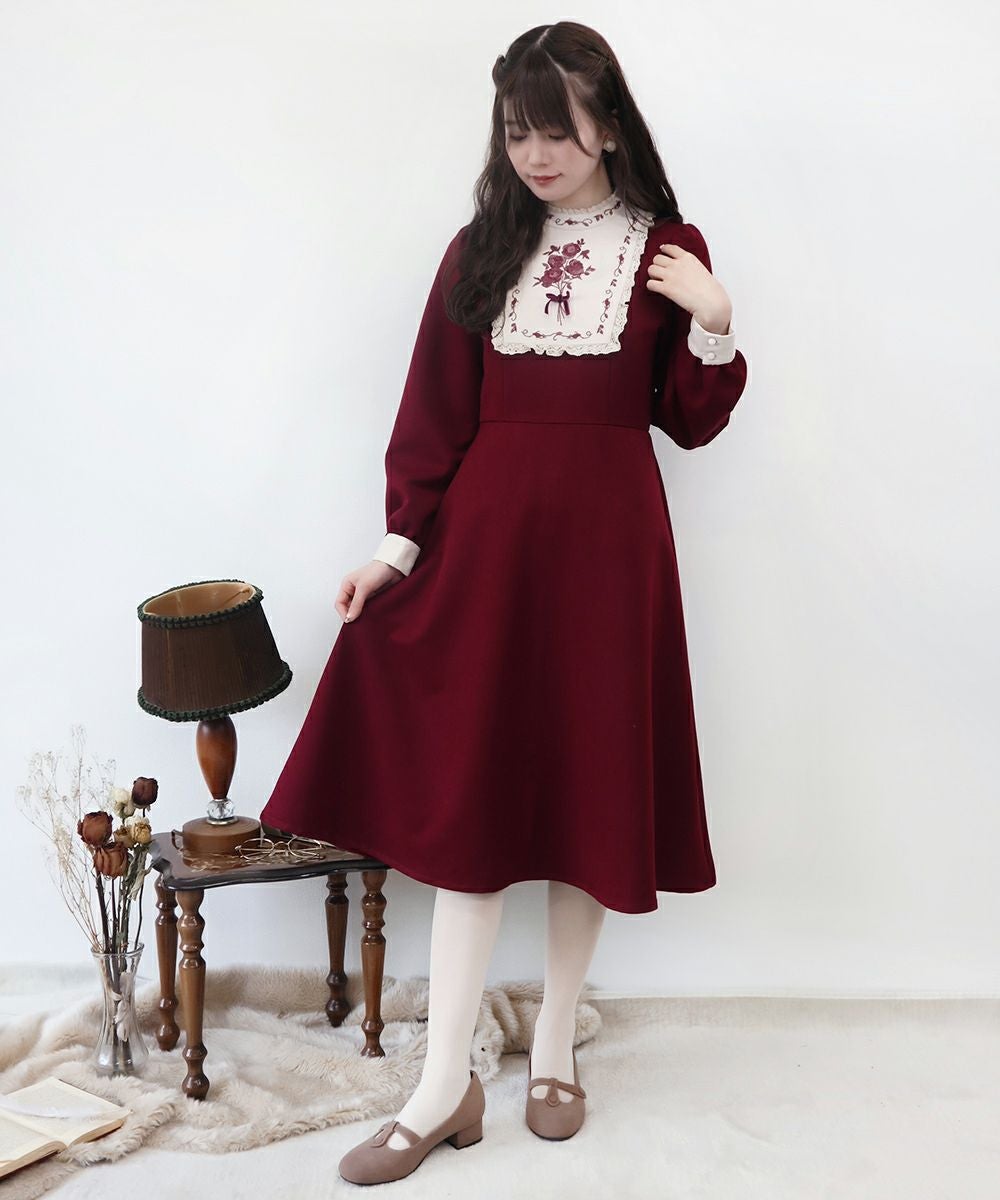 【エポカEPOCA】総刺繍エレガント美ラインワンピース　ボルドー ワンピース】 黒 ブラック 赤 ボルドー 長袖 ロング丈 ミモレ丈 刺繍