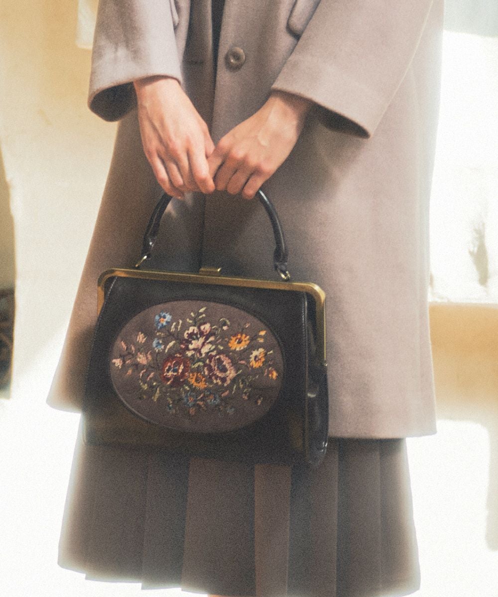 ニードルポイント風刺繍がま口バッグ/an another angelus [39BC05a002
