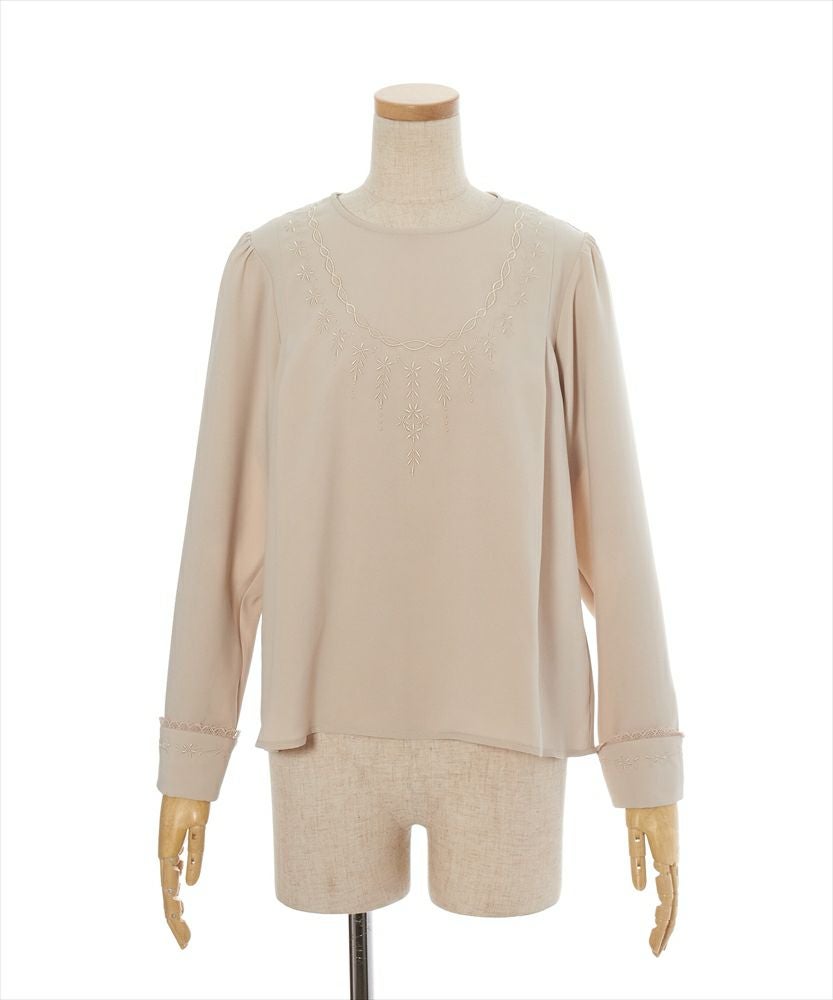 衿とリボンを外した場合 (beige)