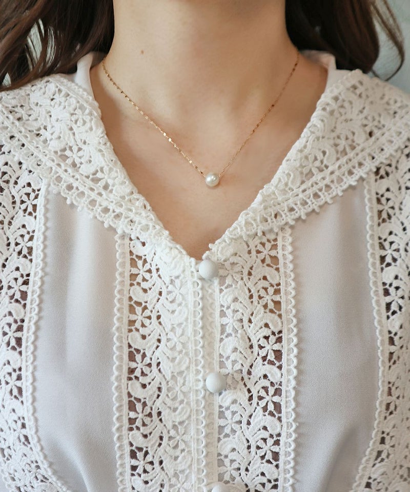 off white / レース部分