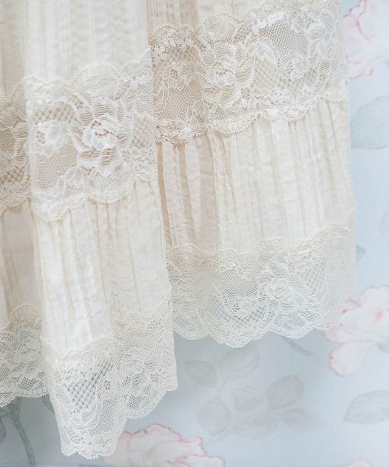 off white / 裾部分