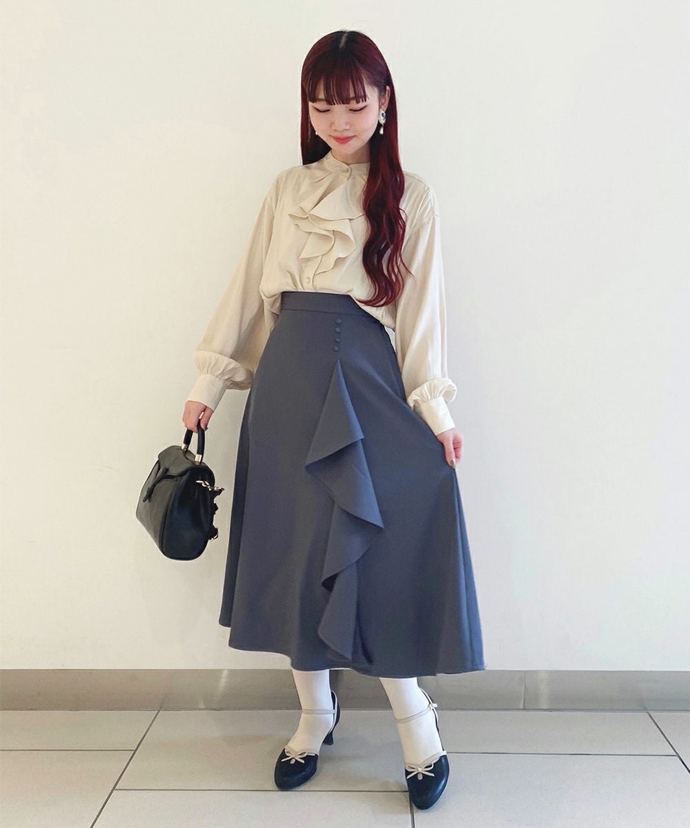 ♡さーにゃ♡✧︎新品✧︎フレアスリーブラッフルブラウス／チャコールグレー1 ラッフルフリルフレアースリーブTブラウス - ベルーナ【公式】