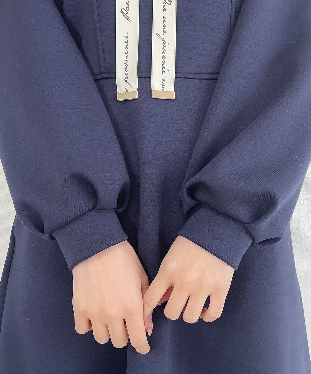navy / 袖