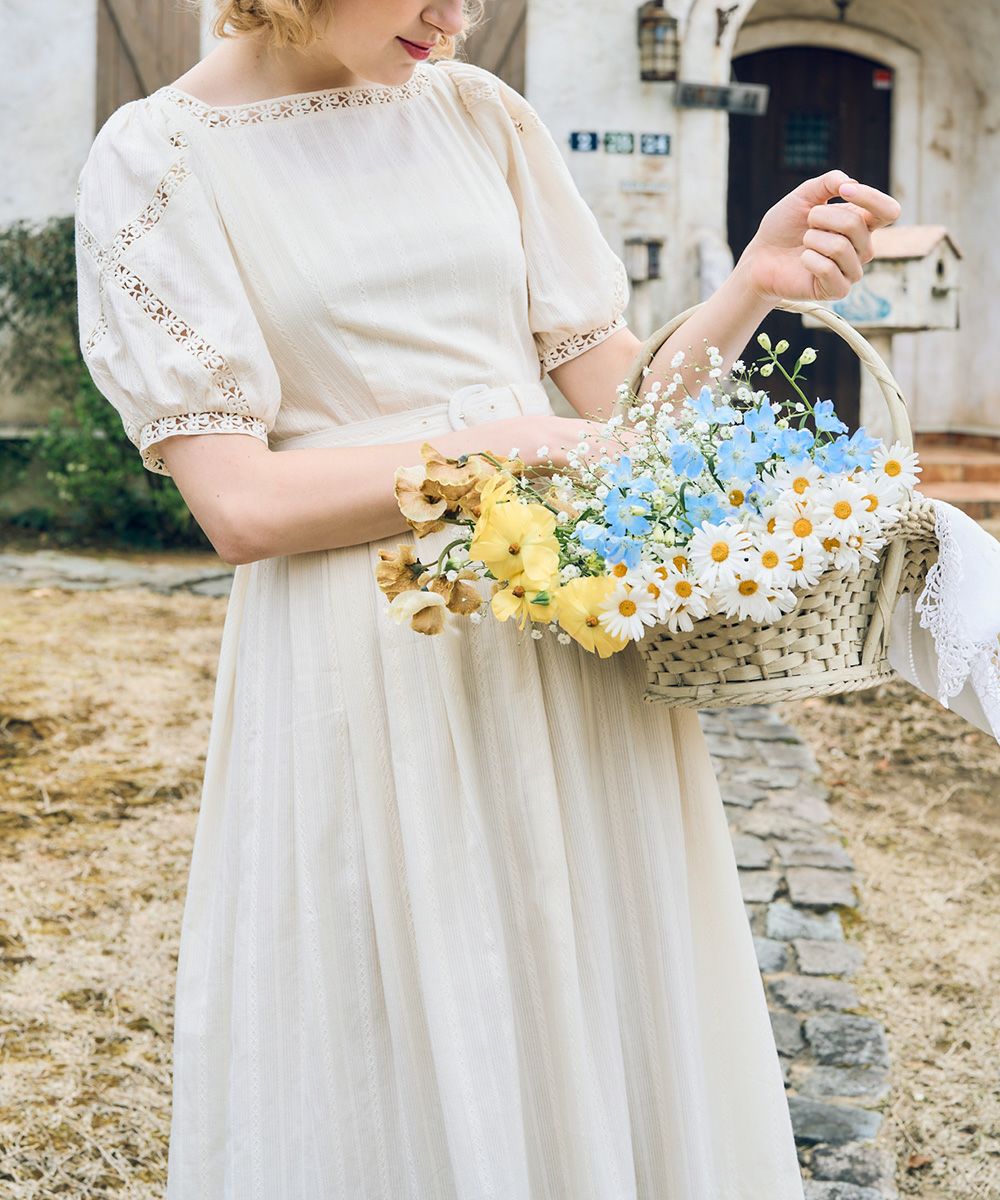 レース使いコットンドビーパフスリーブワンピース/an another angelus