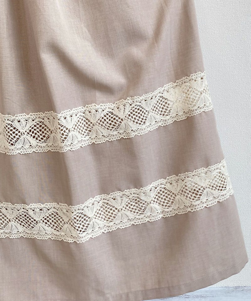 light beige / 裾
