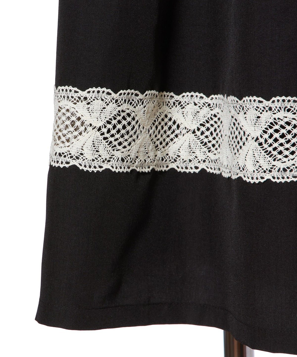 裾アップ (black)