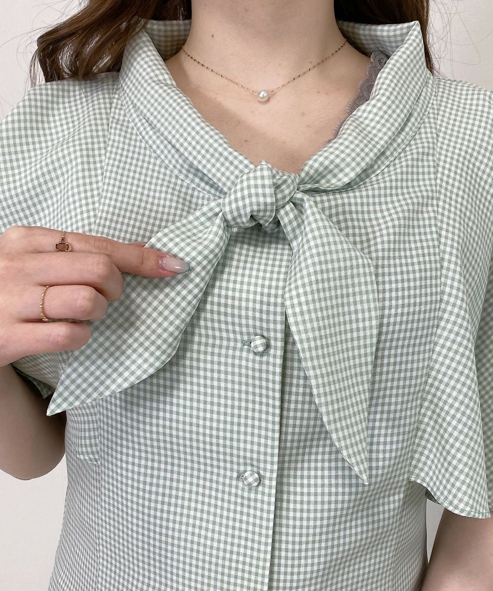 light green×white / ボウタイ