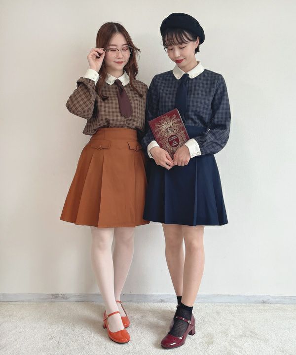 左：orange / 右：red