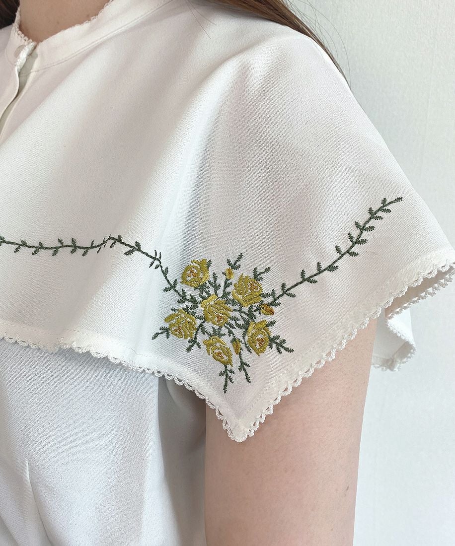 スクエアケープ衿ローズ刺繍ブラウス/an another angelus [42BF02f019