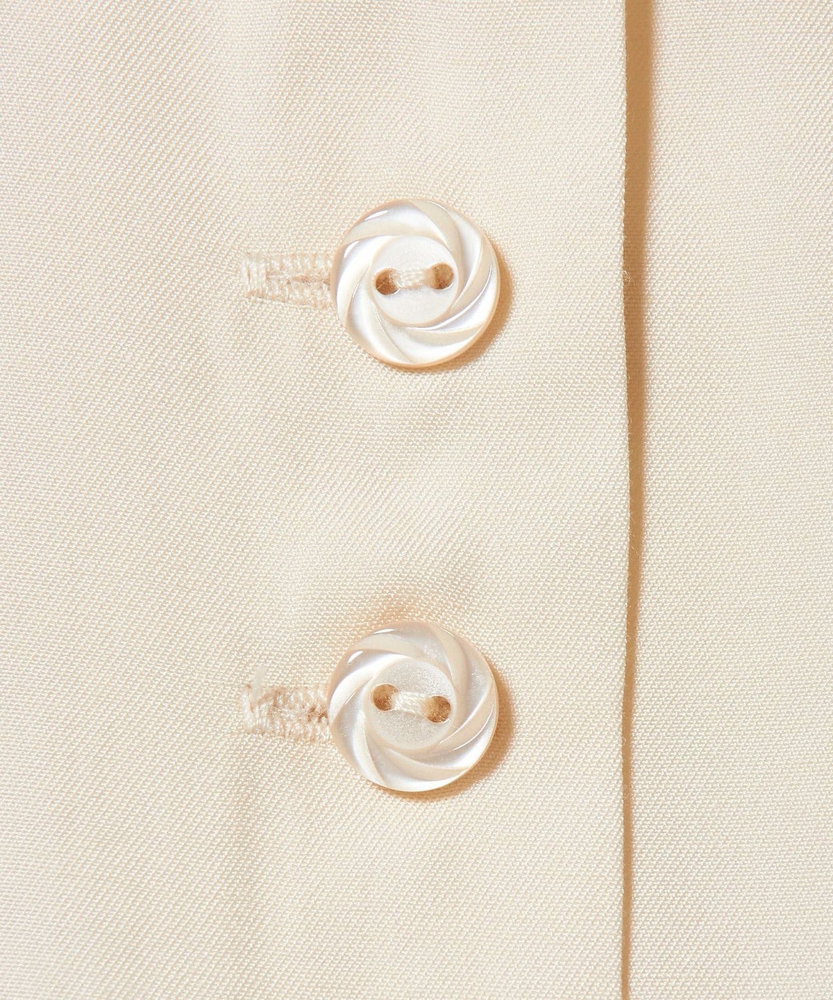 釦アップ (light beige)