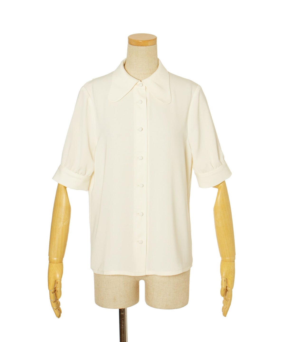 タイを外した状態 (off white)