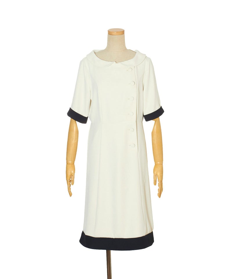 タイを取り外した状態 (off white)