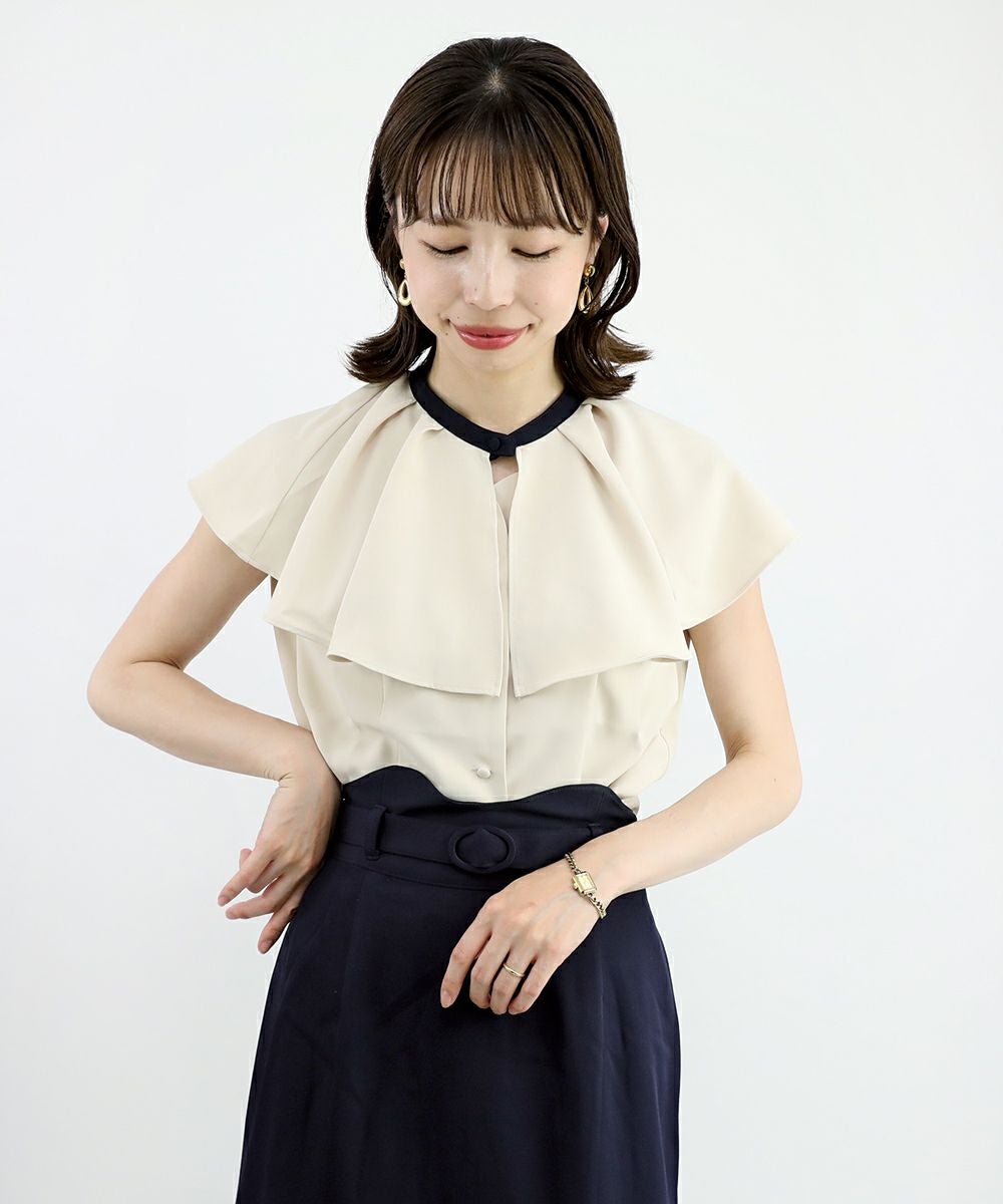 ivory×navy / 158cm / タイを外した状態