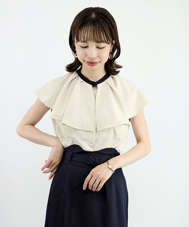 ivory×navy / 158cm / タイを外した状態