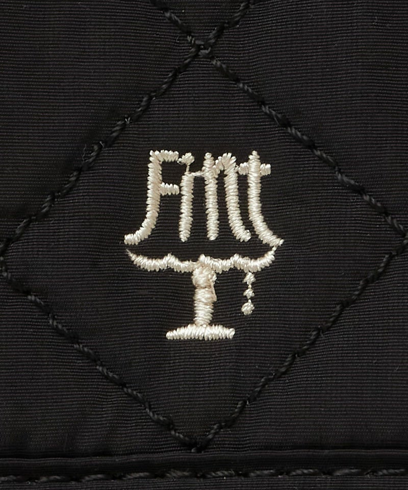 ロゴ刺繍アップ (black)
