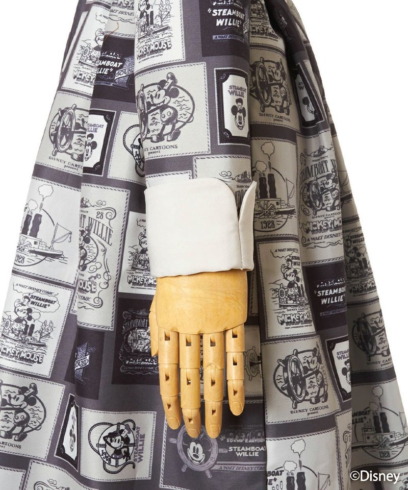 袖元アップ (black×white)