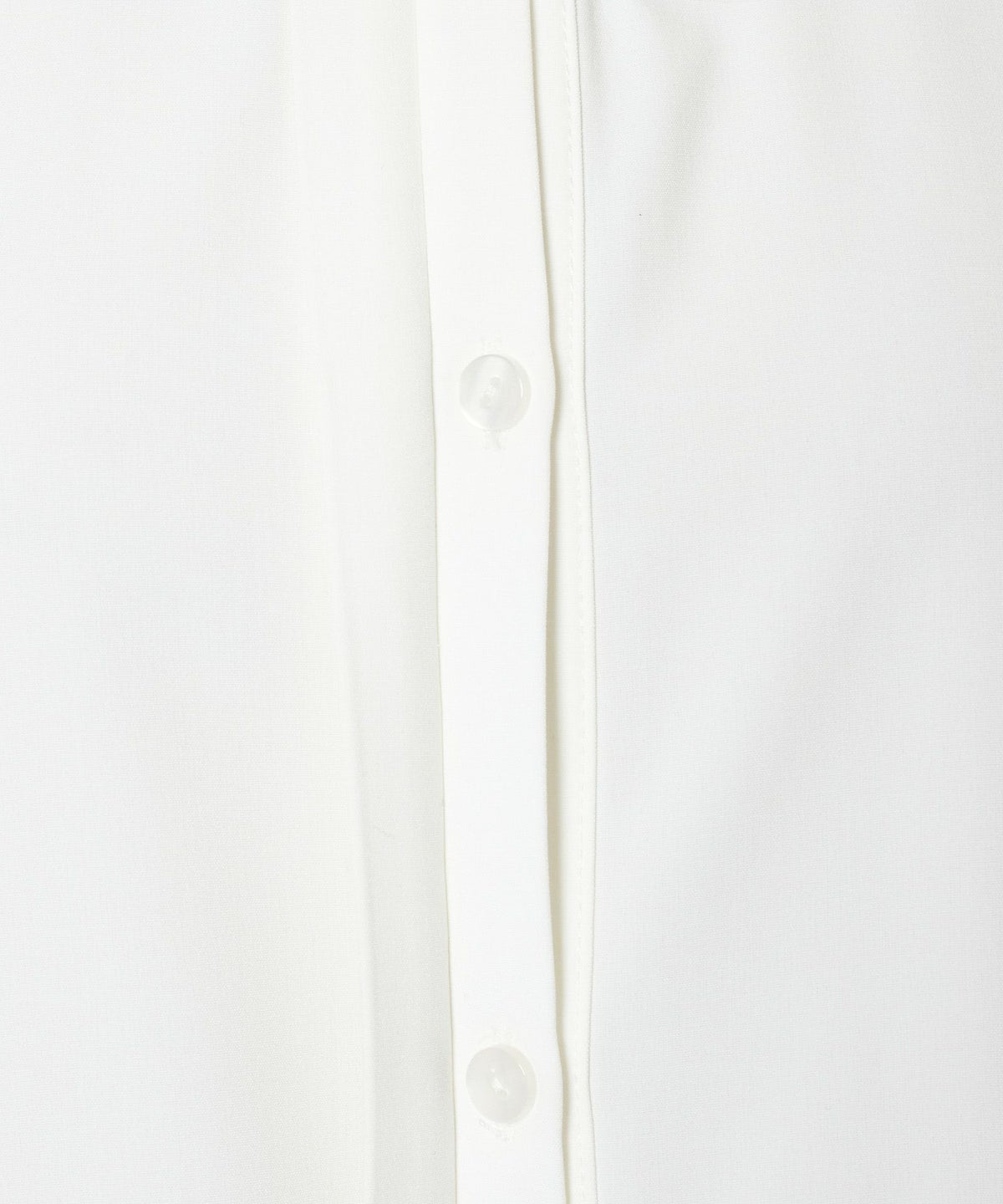 ボタンアップ（white）