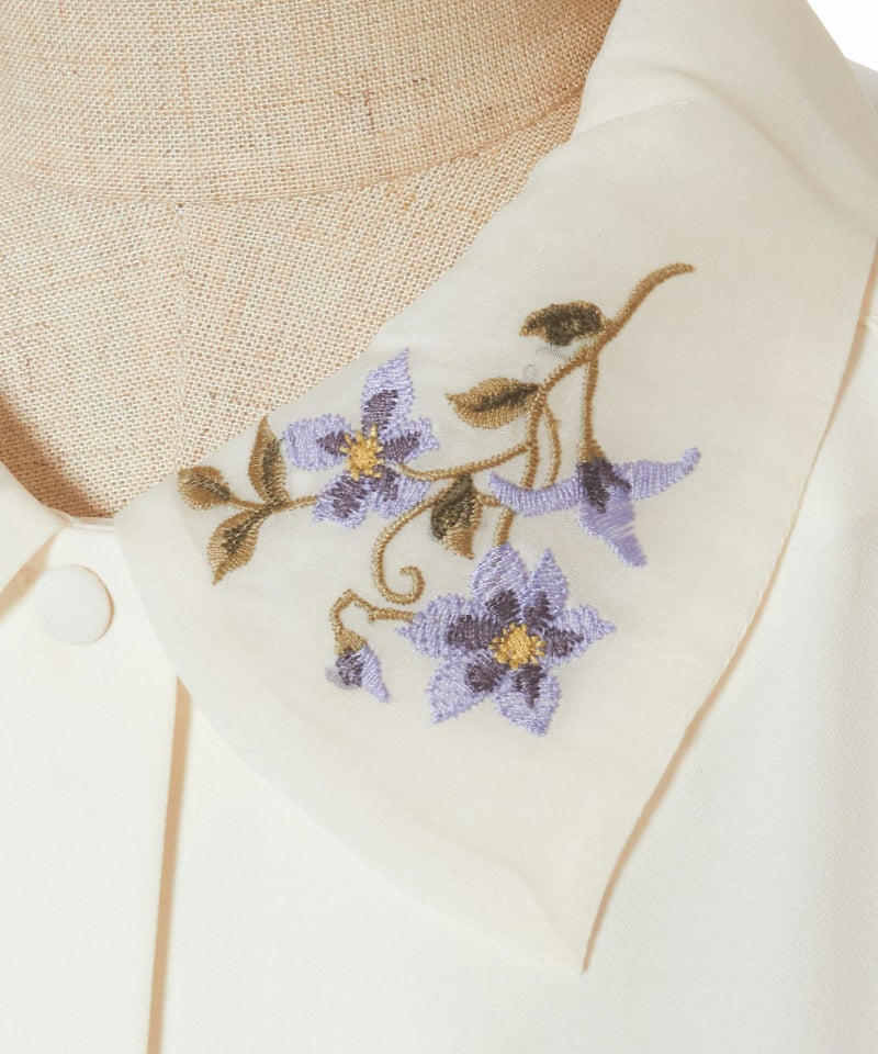 刺繍アップ （off white×blue）