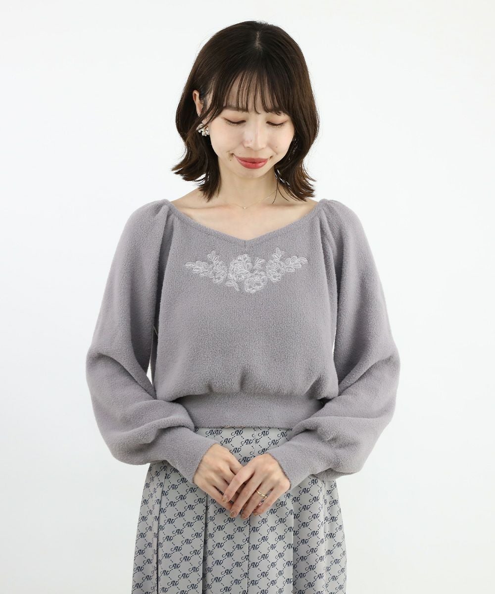 □ローズ同色刺繍シャギーニットプルオーバー/an another angelus