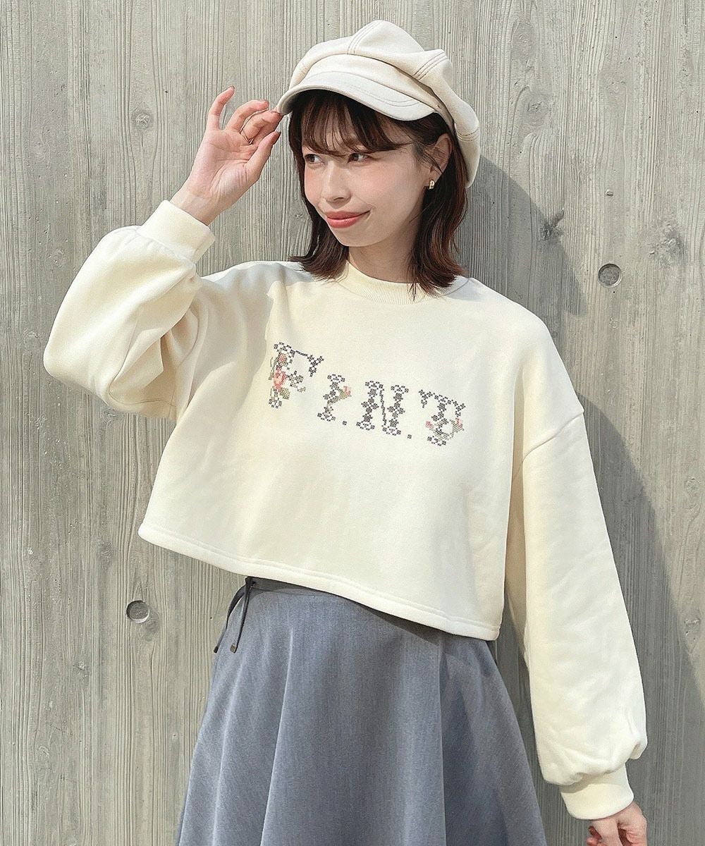 □ローズクロスステッチロゴプリントスウェットプルオーバー/F i.n.t