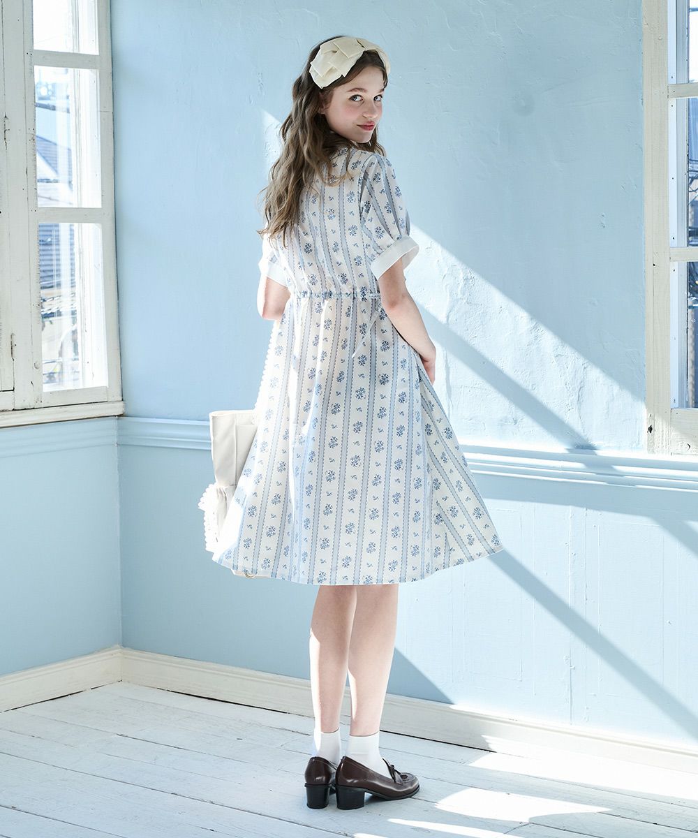 light blue×white