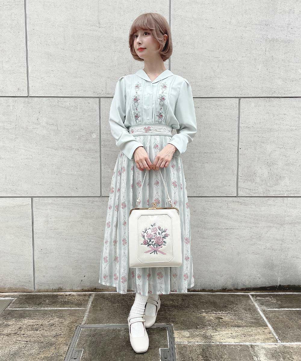 □ブーケ刺繍スクエアがま口バッグ/an another angelus [53BC05a003