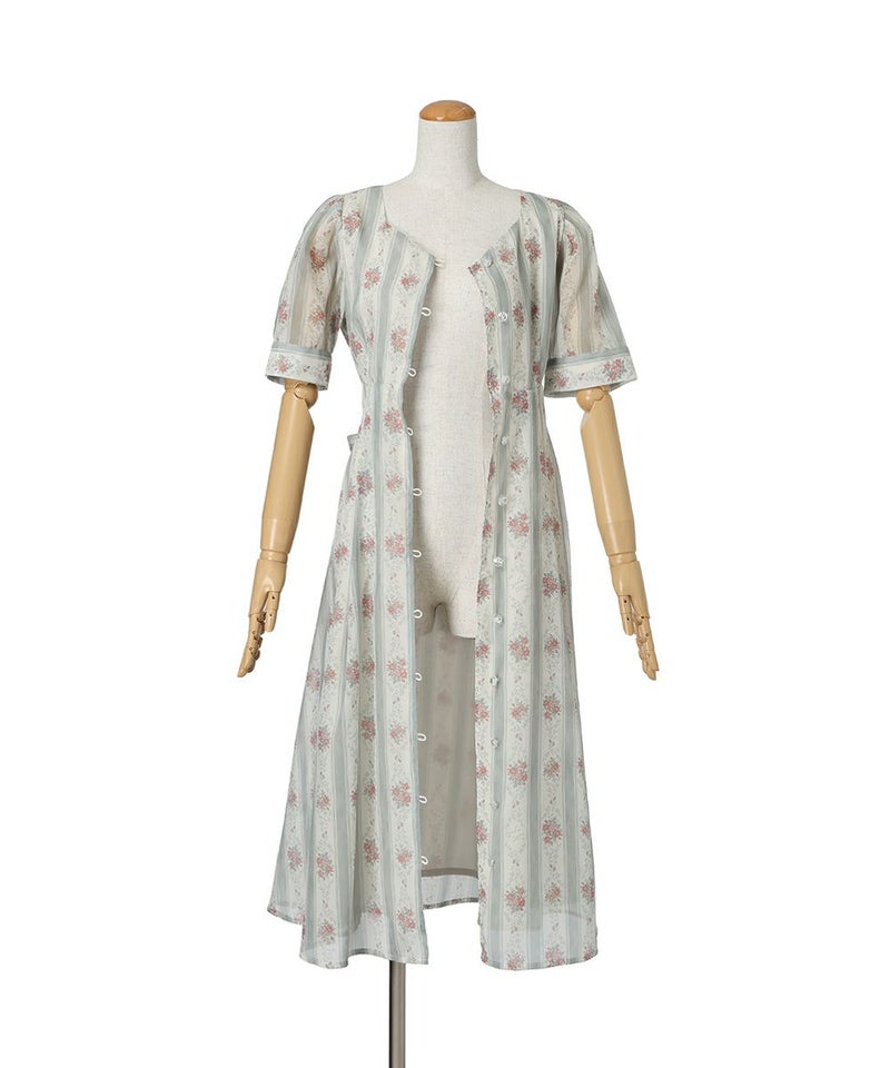 釦を開けた状態 (mint）