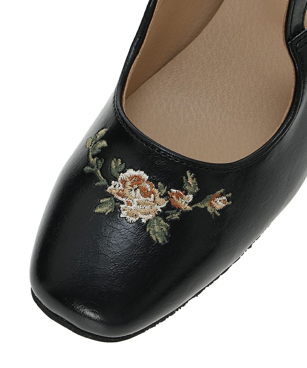 刺繍入りクロスストラップパンプス/an another angelus [55BA01c002