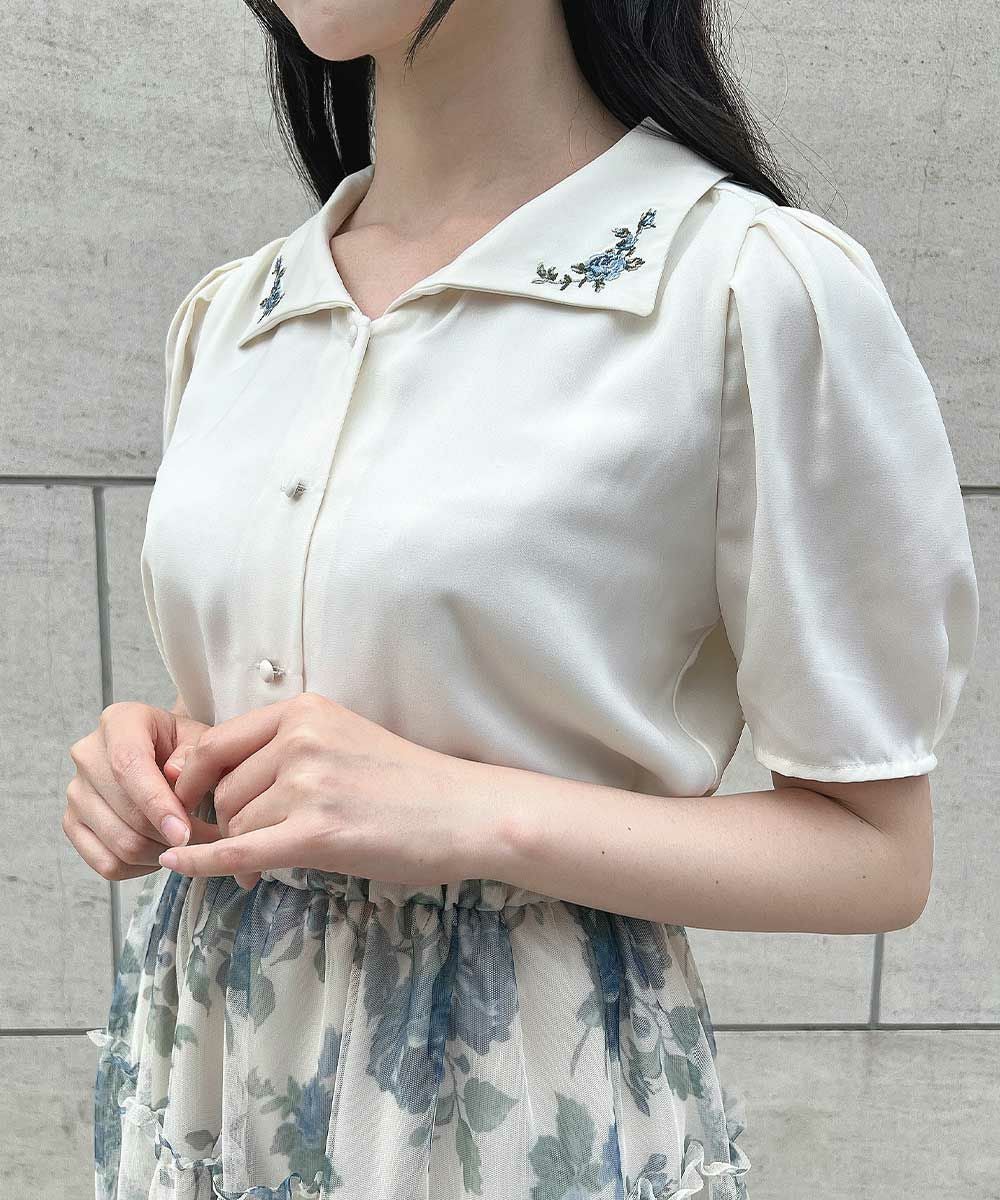 □プチローズ刺繍入り変形衿ブラウス/an another angelus [55BF02h001