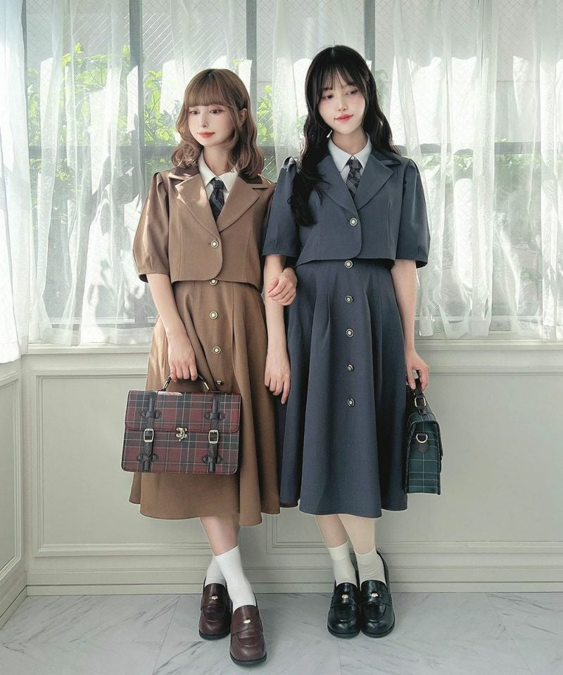 左：brown, 右：black