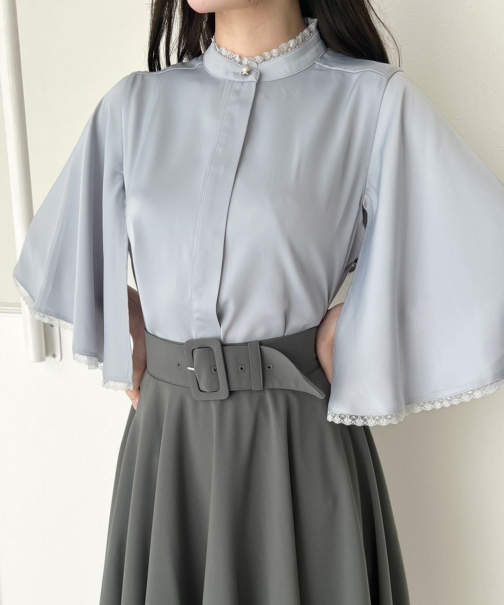美品 アストラット 3,3万円 ケープスリーブのブラウス シャツ ホワイト 