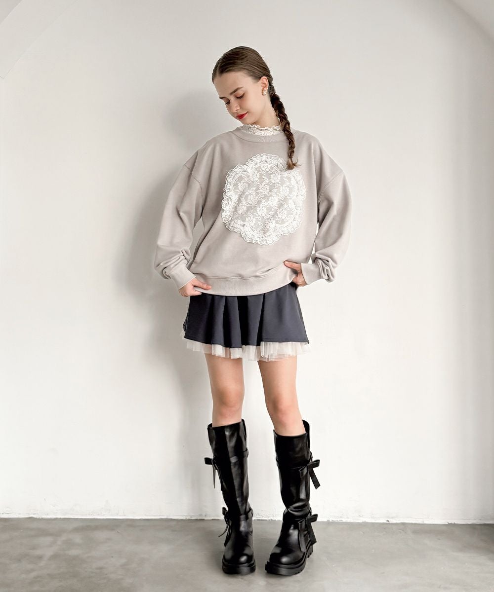 light gray / レーストップスとのレイヤード