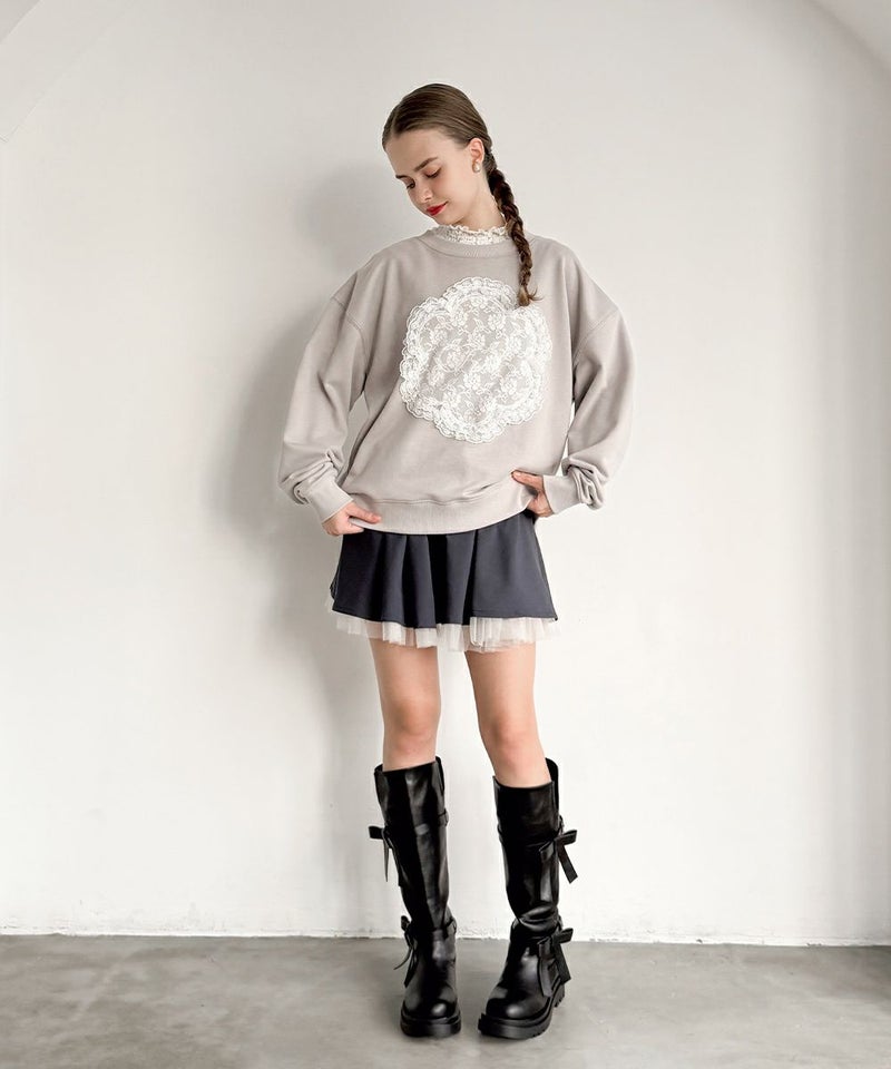 light gray / レーストップスとのレイヤード