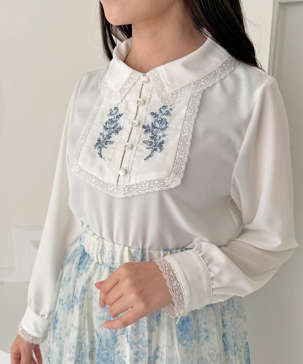 レース使いヨークローズ刺繍ブラウス/an another angelus [57BF02j002