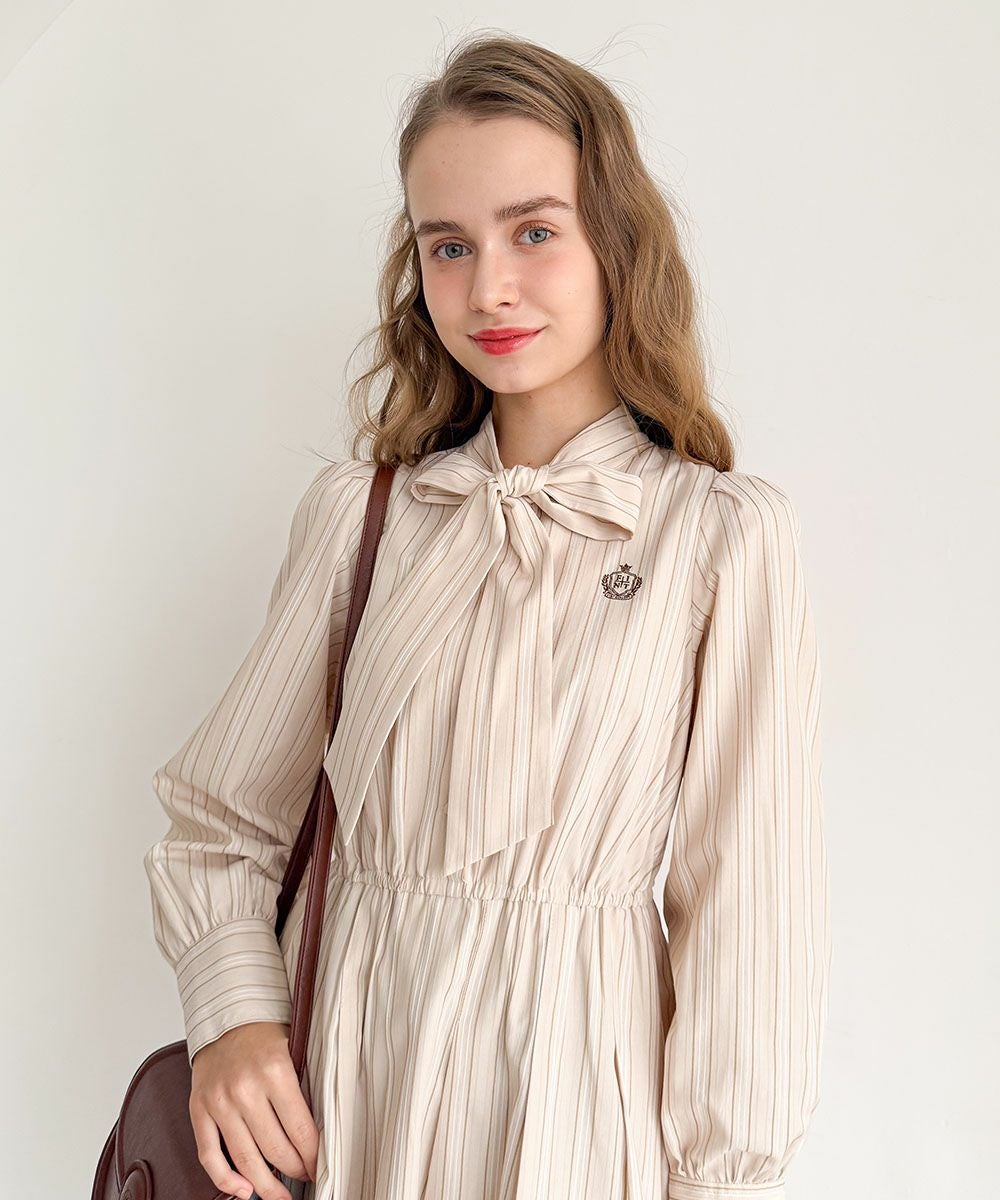 RED VALENTINO アイボリー ストライプ ワンピース3/28まで出品 国内即発☆RED VALENTINO (レッドヴァレンティノ) Floral Dress (RED