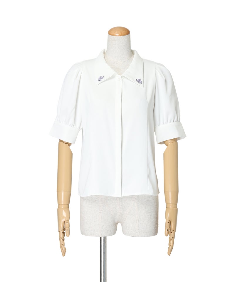 タイを外した状態 (off white)