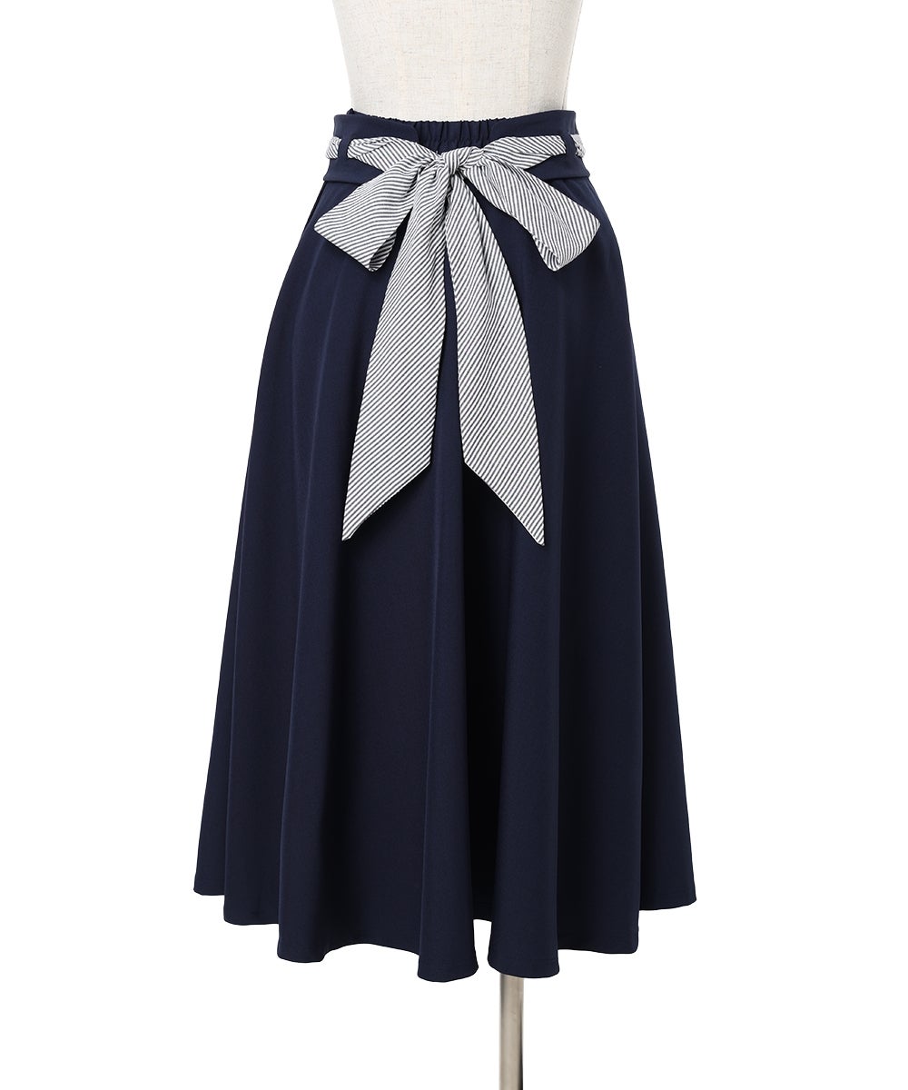 ベルトを後ろで結んだ状態 (navy)