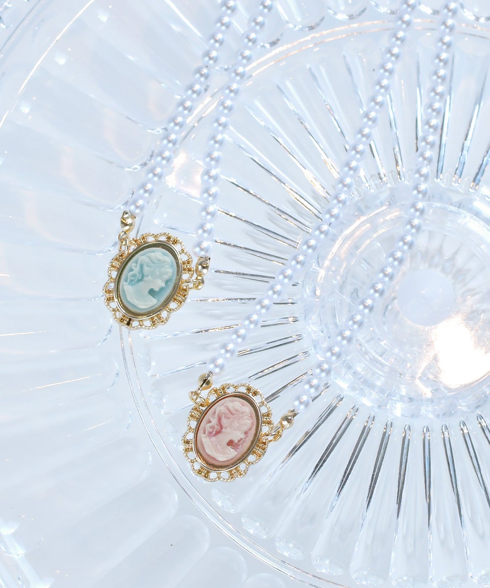 左:light blue / 右：pink