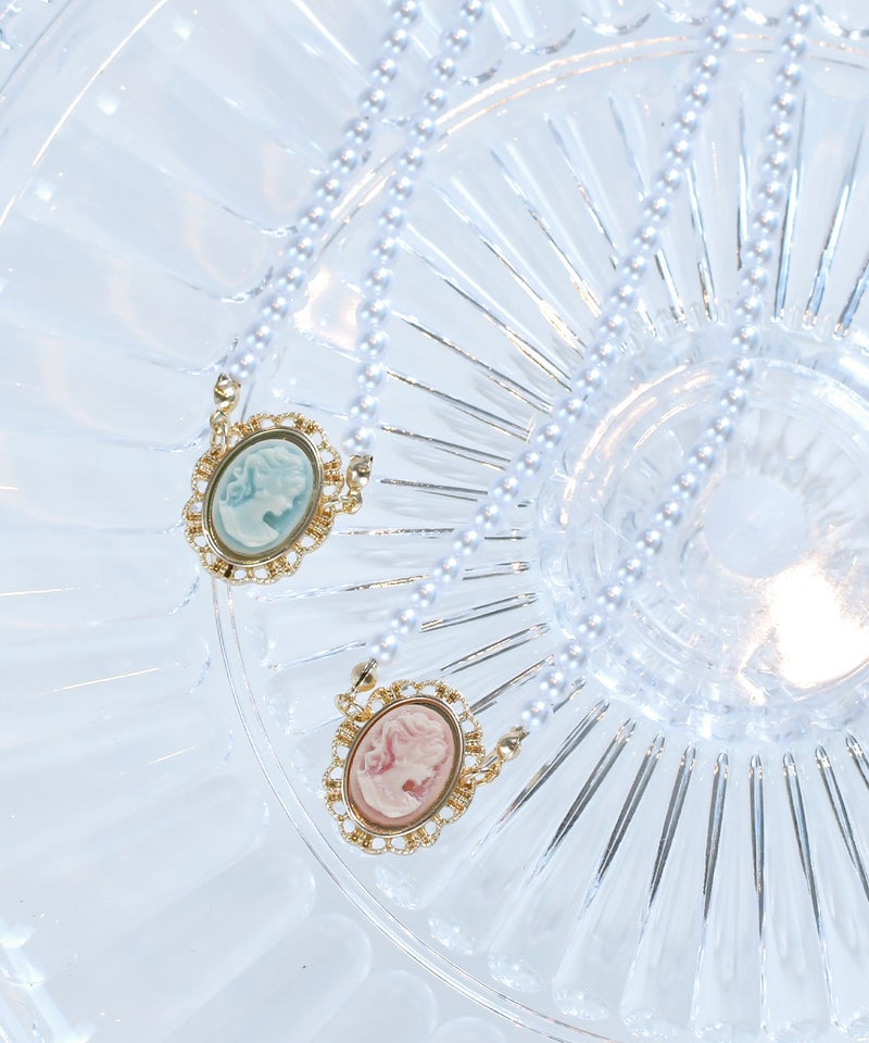 左:light blue / 右：pink