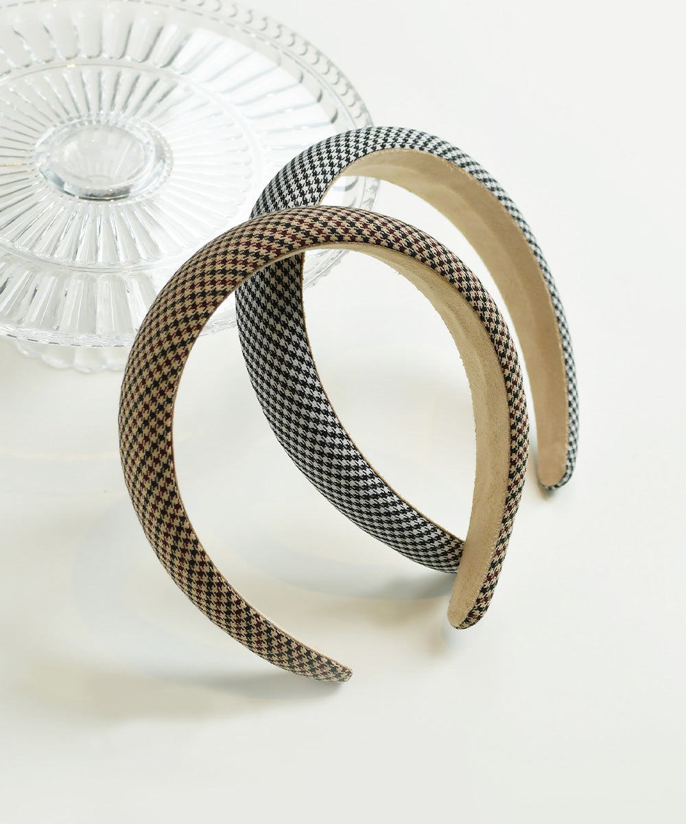 左：beige×brown,右：black×white