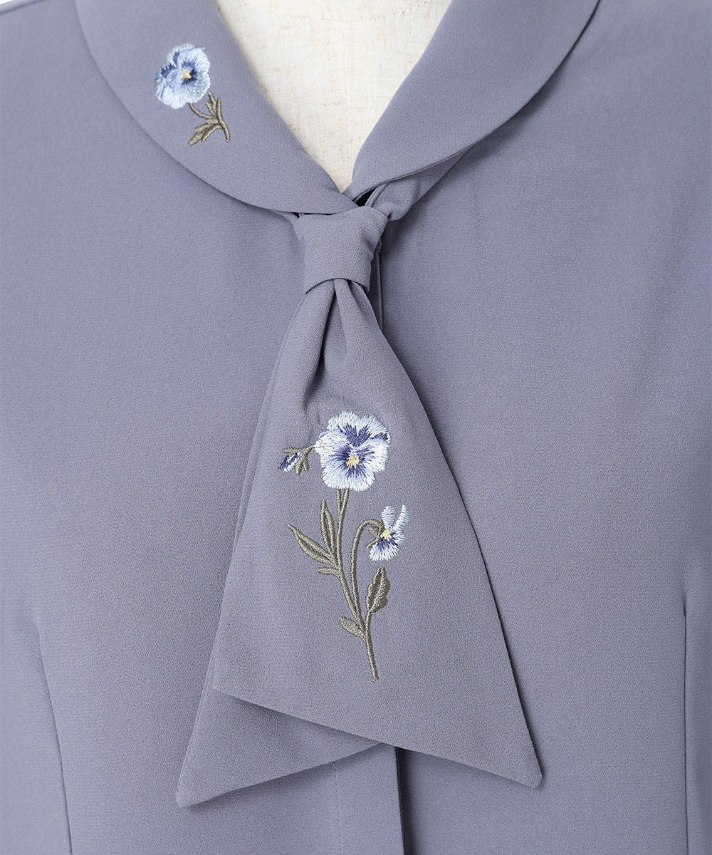刺繡 (blue gray)